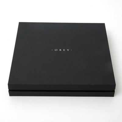 صندوق تغليف هدايا من الورق المقوى الصلب الصديق للبيئة والمخصص مع الحد الأدنى للطلب 500 قطعة